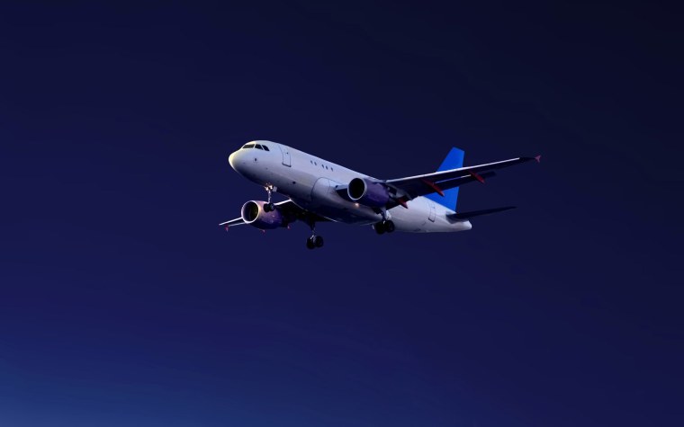 Самолет на синем фоне