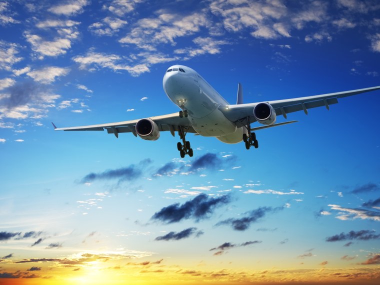 Самолет взлетает