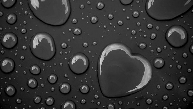 Капли на стекле