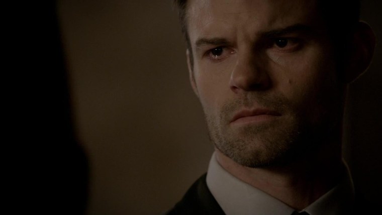 Элайджа Майклсон грустный