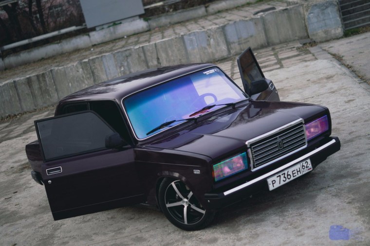 ВАЗ 2107 чёрная тонированная