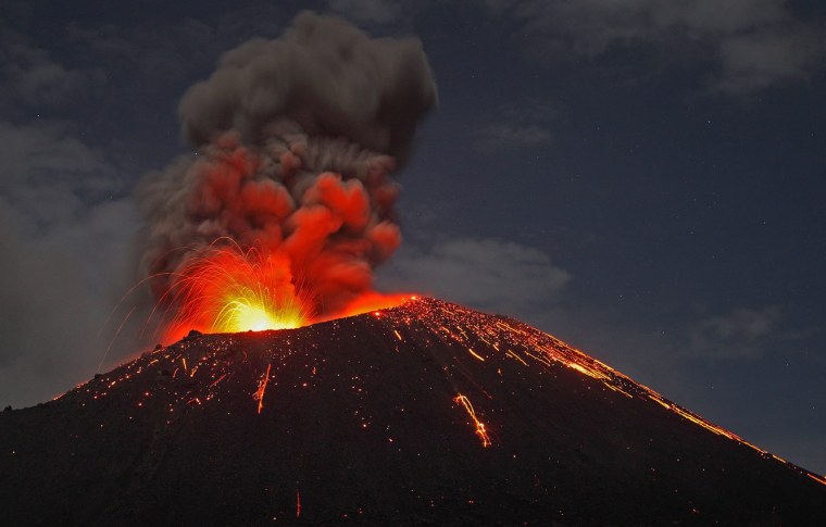 Вулкан анак Кракатау