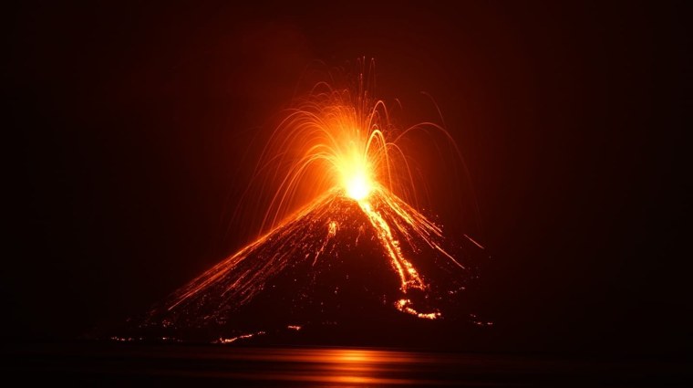 Вулкан Тааль извержение лава