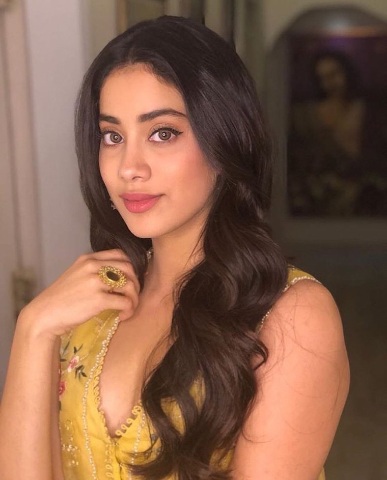 Janhvi Kapoor Bikini