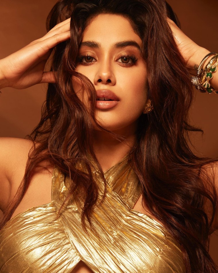 Kareena Kapoor braless