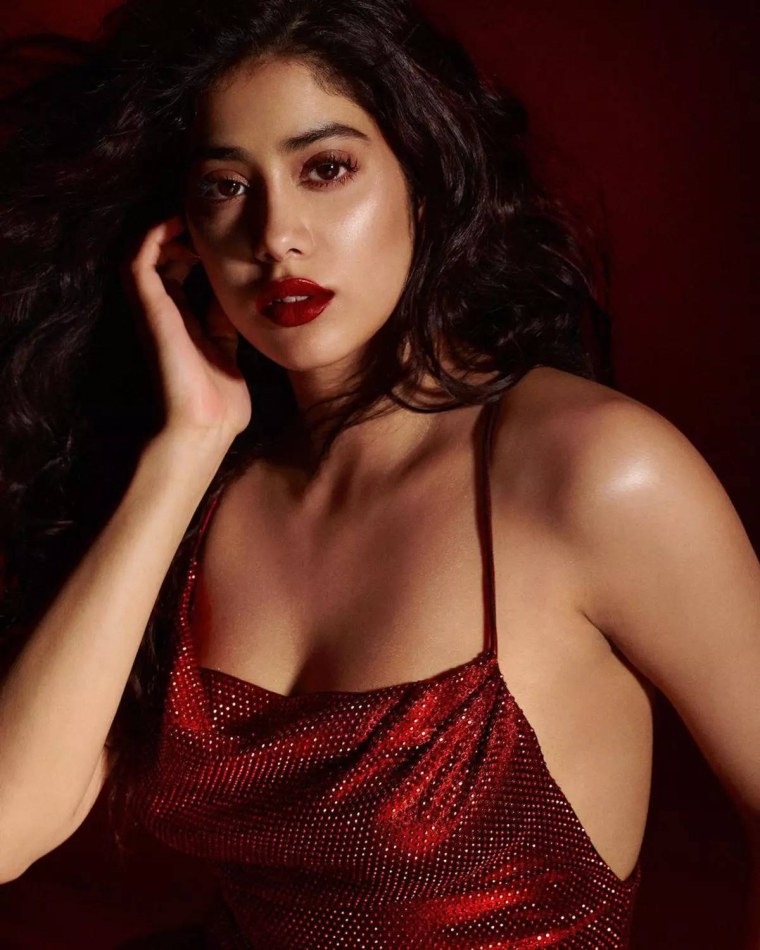 Janhvi Kapoor nipple