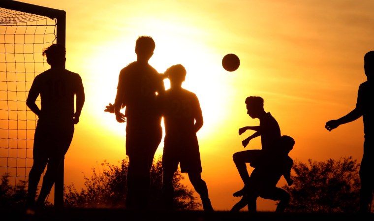 Волейболист в прыжке