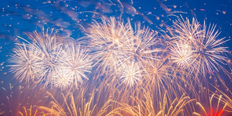 Салют на Светлом небе