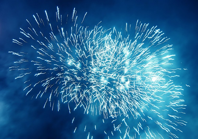 Праздничный фон салют