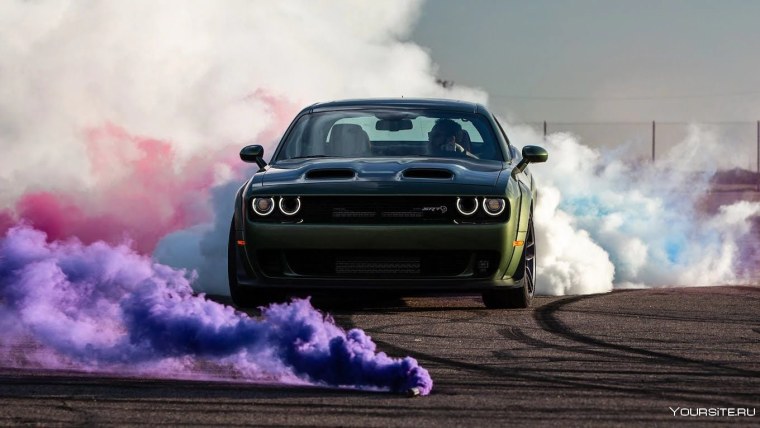 Dodge Hellcat дрифт