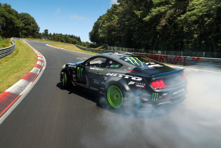 Ford Mustang RTR дрифт