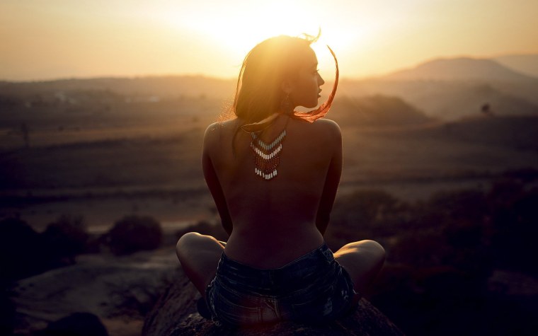 Девушка со спины