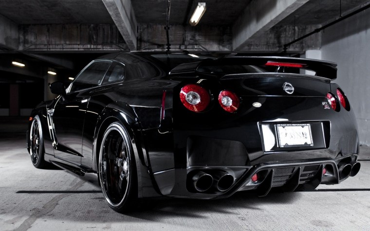 Nissan GTR r35 Black Tuning