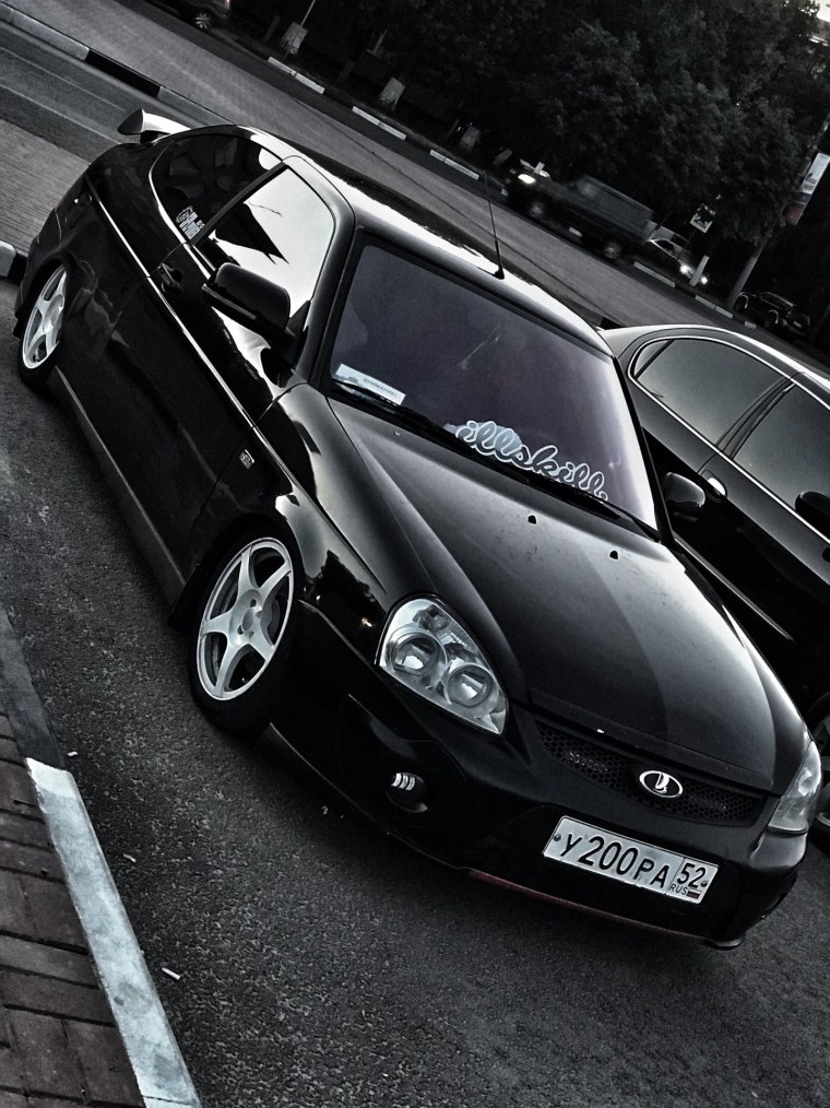 Лада Приора черная