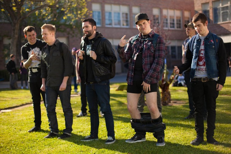 Обои череп в наушниках