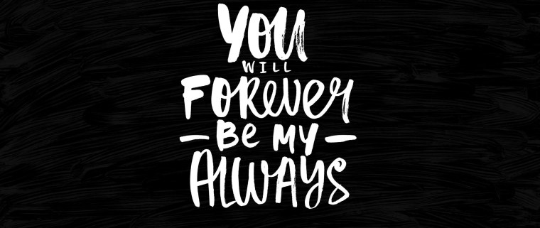 Мужское тело на темном фоне