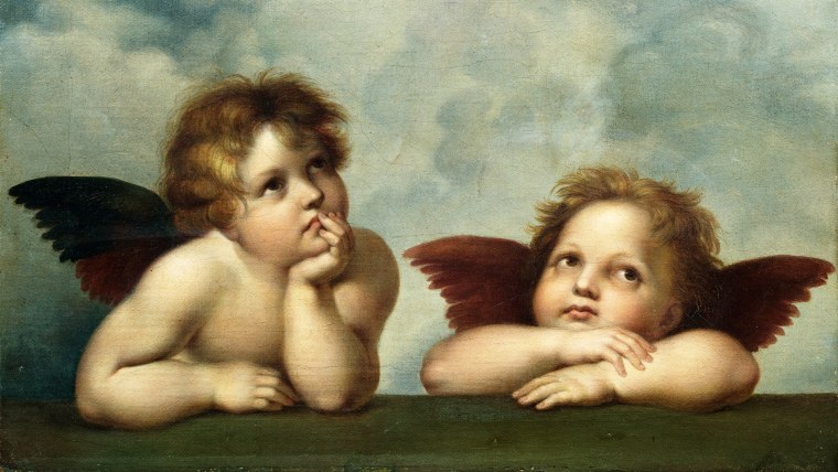 Девушка ангел на облаке