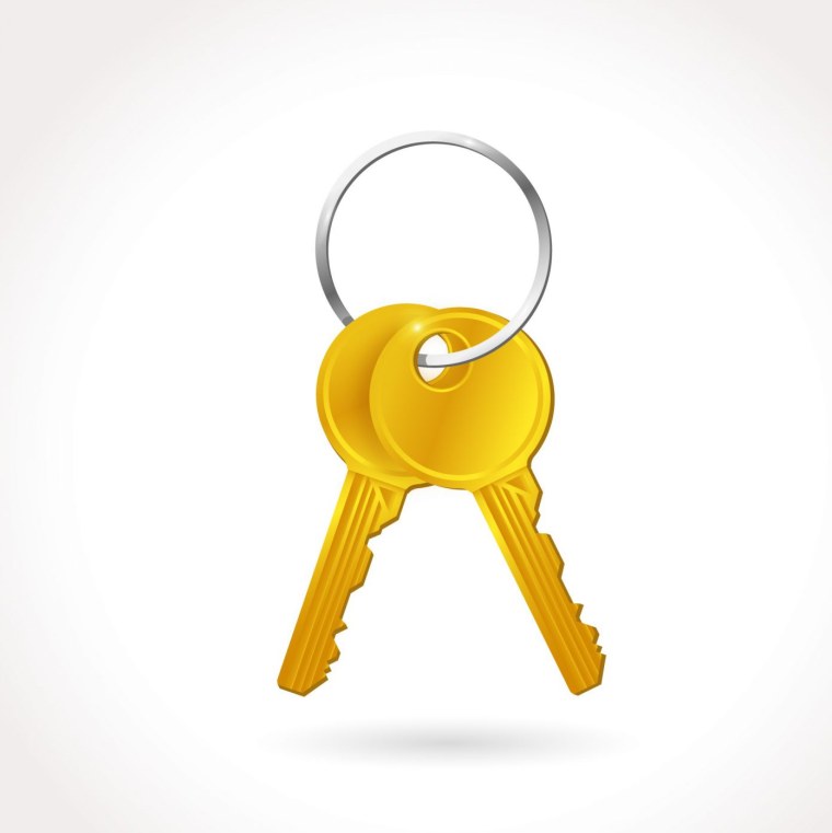Связка ключей на белом фоне