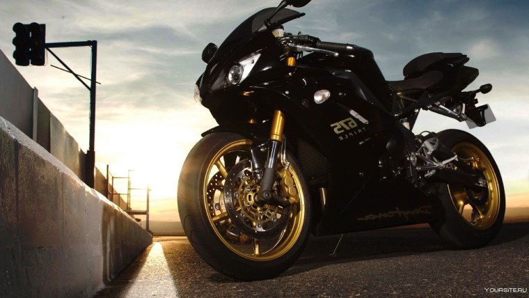 Мотоцикл крутой спортивный