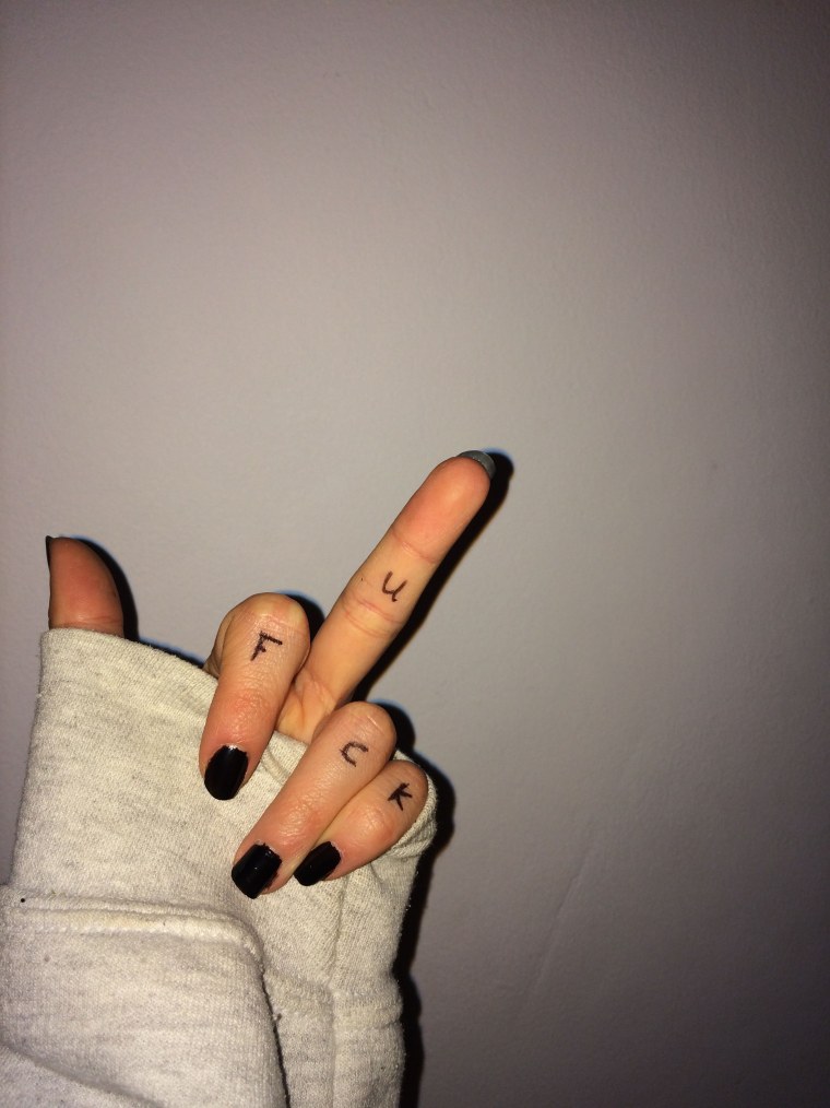 Красивый средний палец