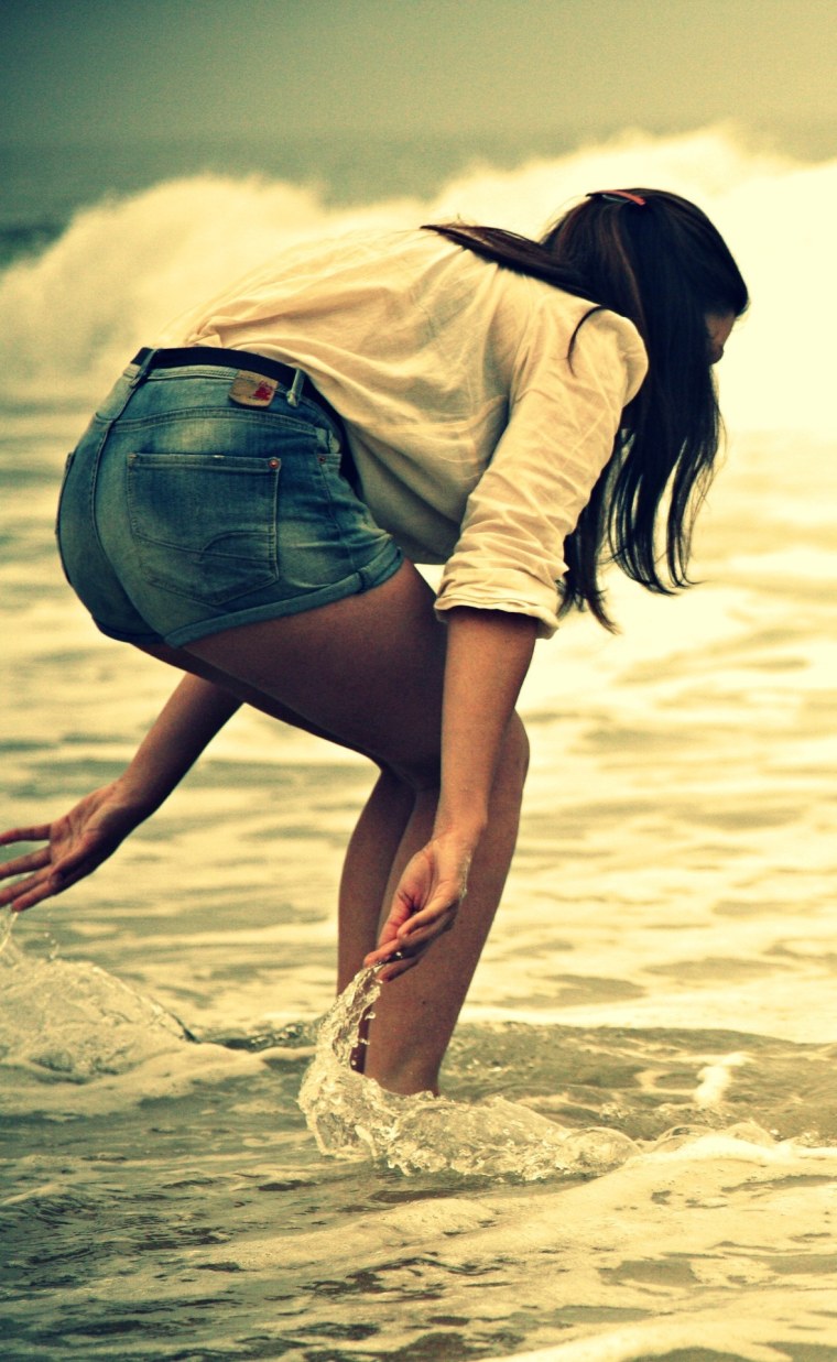 Брюнетка со спины