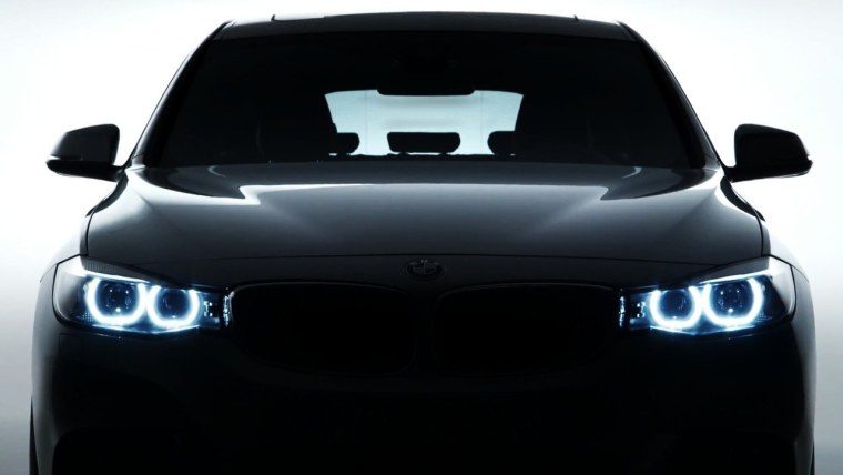 BMW С красивыми фарами