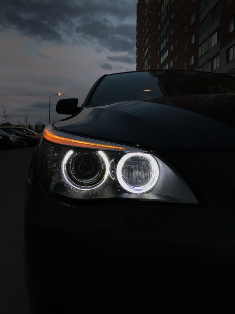 BMW e60 ночью