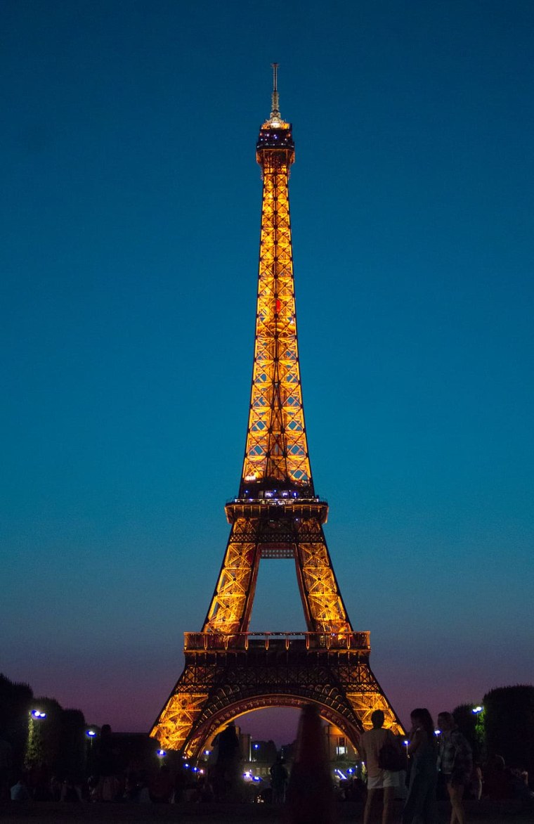 Эйфелева башня в Париже