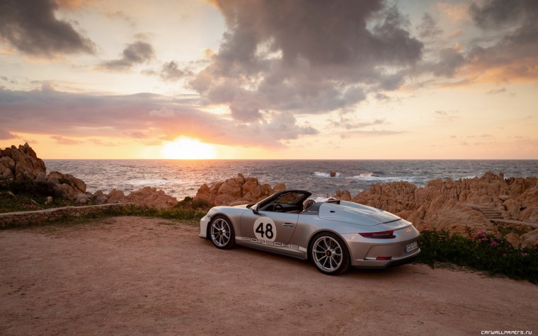 Порше 911 на побережье