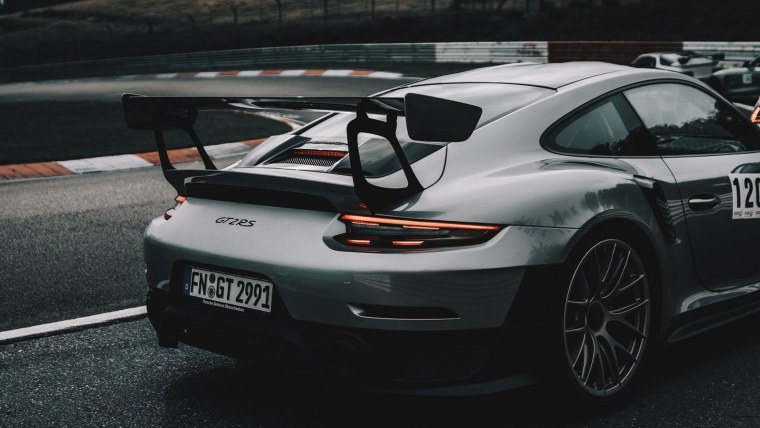 Porsche 911 gt2 RS Wallpaper