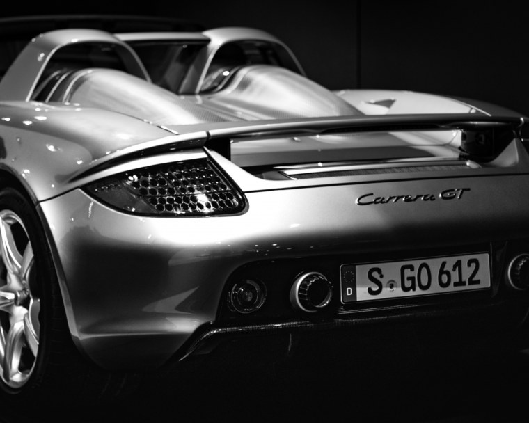 Суперкар монохром обои