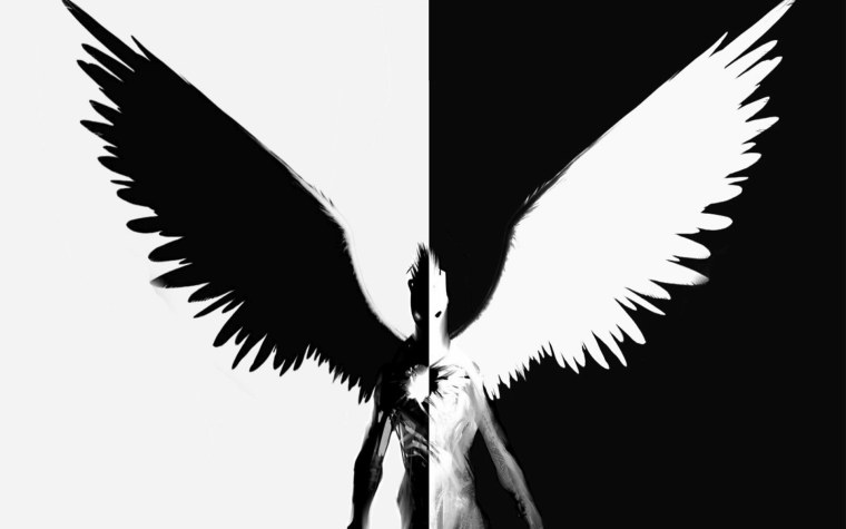 Девушка ангел с обрезанными крыльями