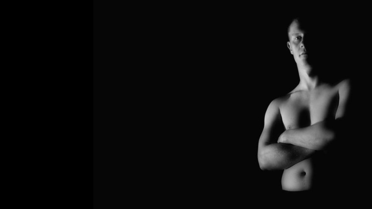 Силуэт голого мужчины