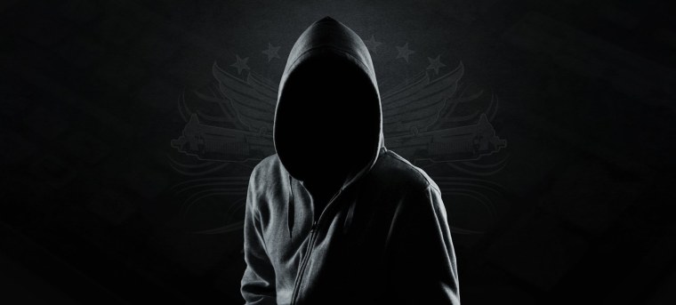 Человек в капюшоне без лица