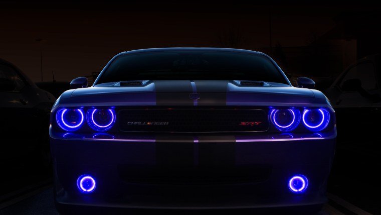 Dodge Challenger Hellcat фары