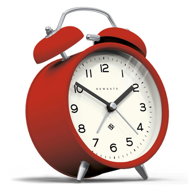 Будильник красного цвета на прозрачном фоне