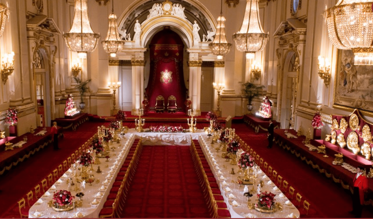 Букингемский дворец бальный зал