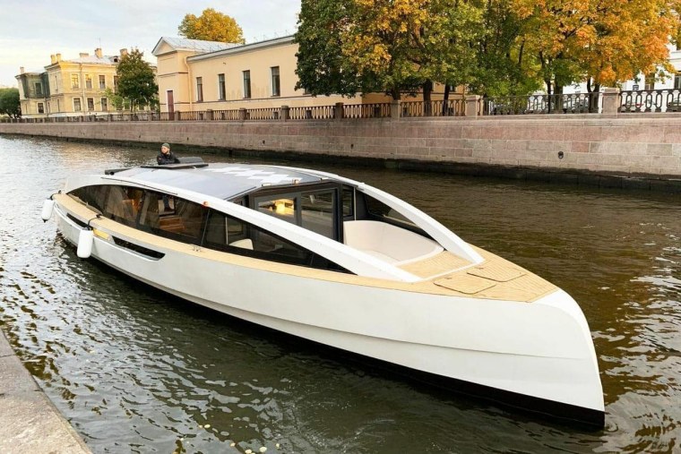 Яхта Амстердам СПБ