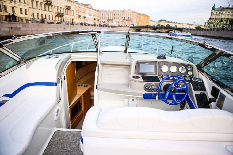 Катер Formula 330 СПБ