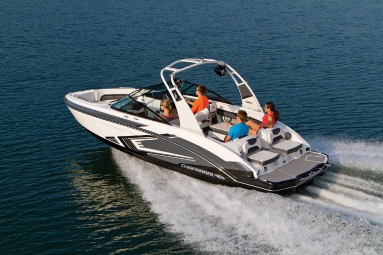 Катер Chaparral 223