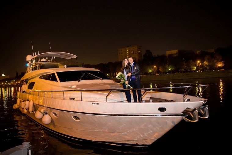 Катер прогулочный