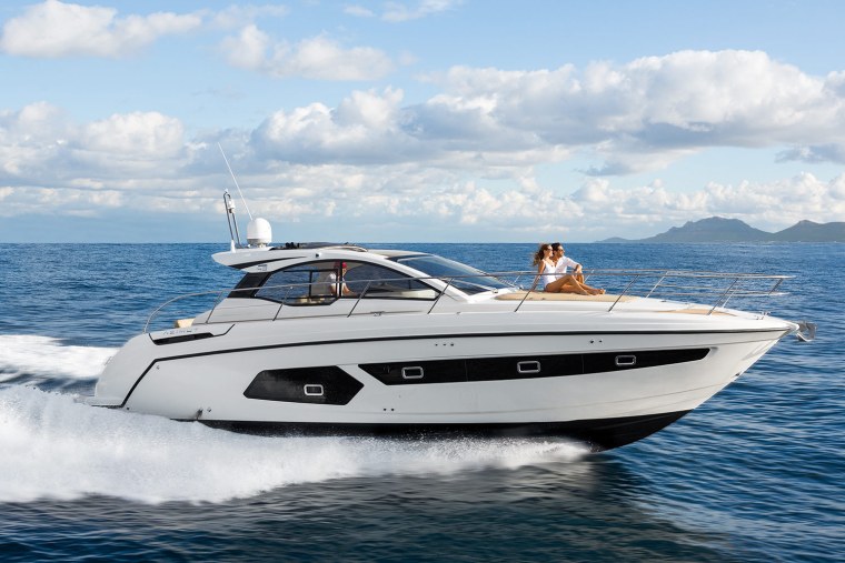 Яхта Azimut Atlantis 43