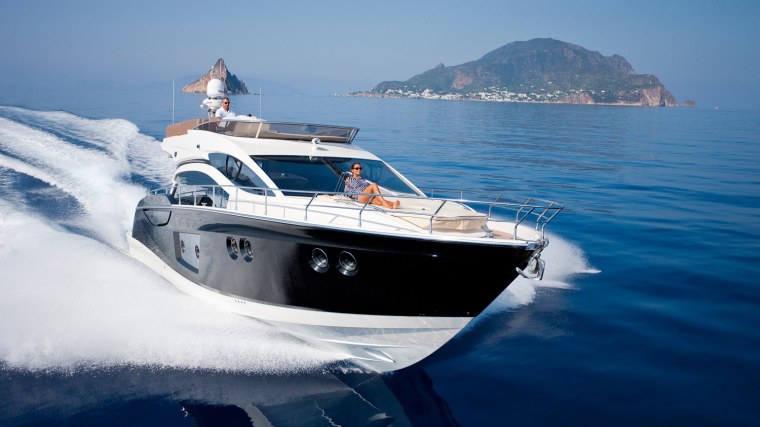 Моторные катера и яхты