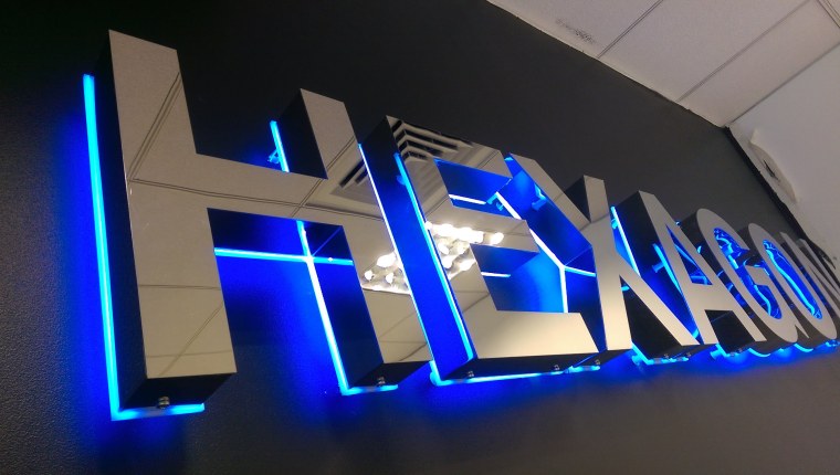 Необычные световые вывески