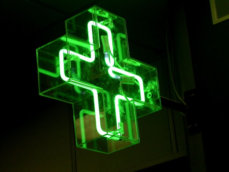 Вывеска с неоновой подсветкой