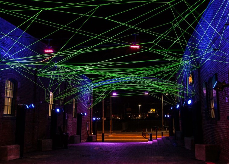 Инсталляция. Даниель бюрен. Световая инсталляция, XXI век