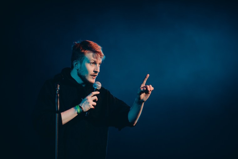 Стендап комик поперечный