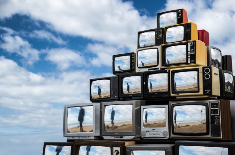 Стена из телевизоров