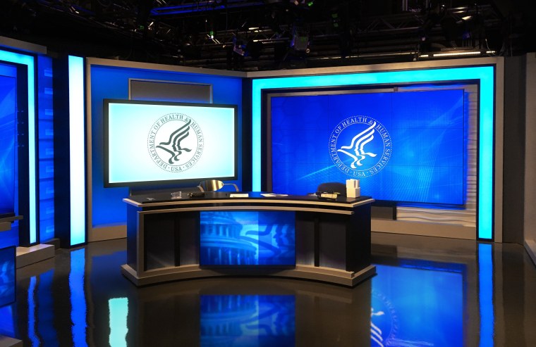 Стол для телестудии