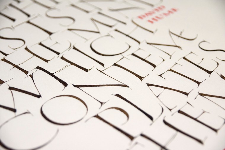 Выпуклые буквы на бумаге